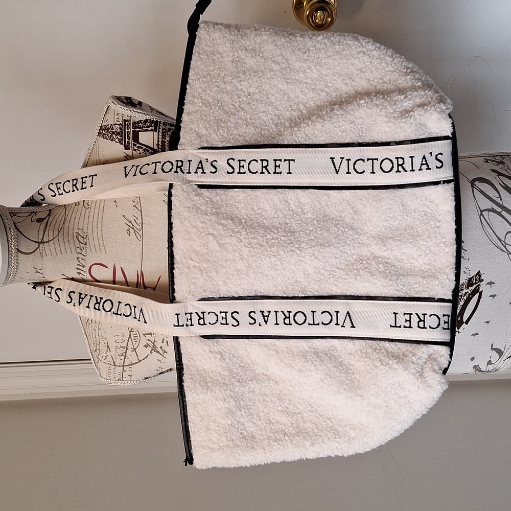 Victoria's Secret faux fleece and leather zip tote EUC